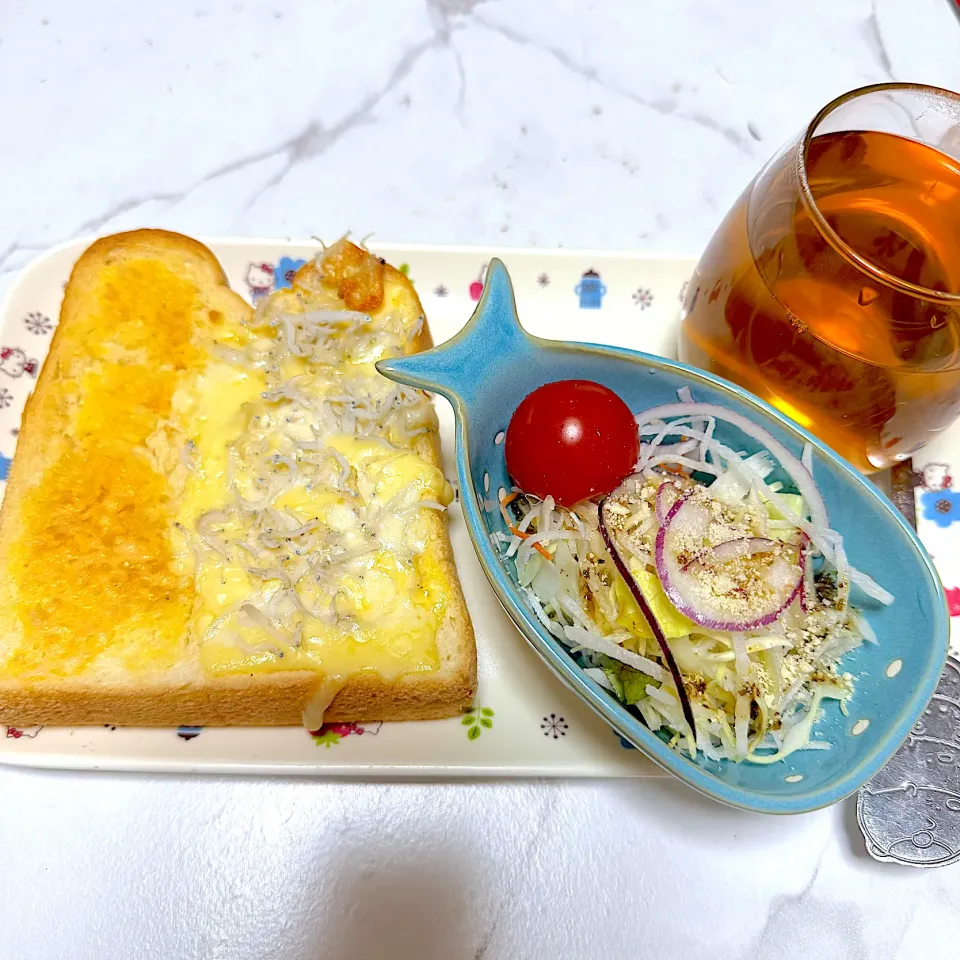 娘の朝食🍞🥗|Sakuraさん