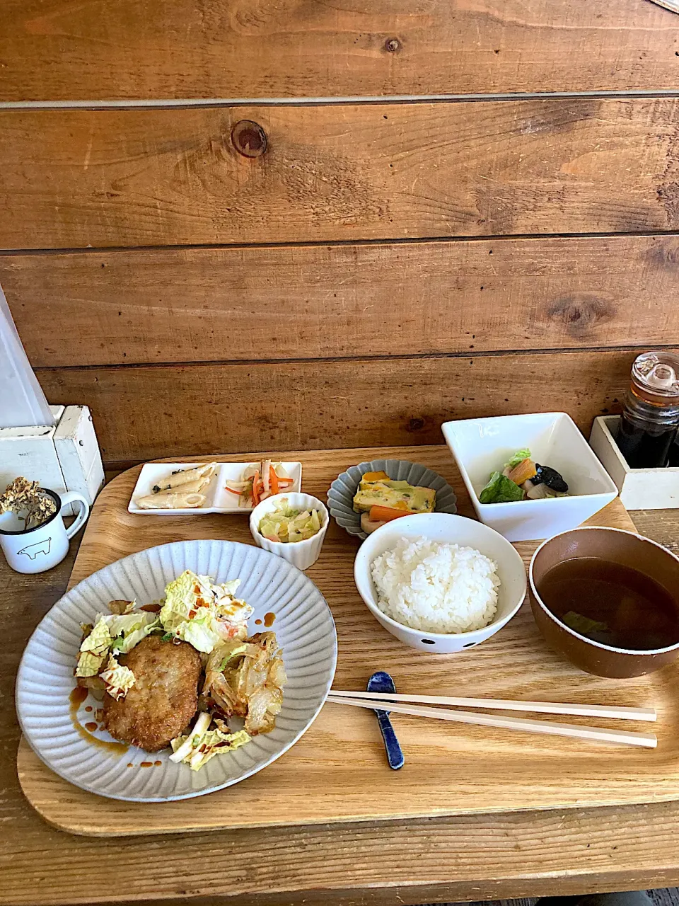 今日の昼ご飯@「ことり食堂」さん（平針）　今日は平針の名古屋市農業センターにしだれ梅祭りを見に行きました。梅見の後、農業センター近くの「ことり食堂」さんで「今日のランチ」をいただきました。野菜たっぷりで、家庭的な味付けで、なんか癒されました。|なびさん