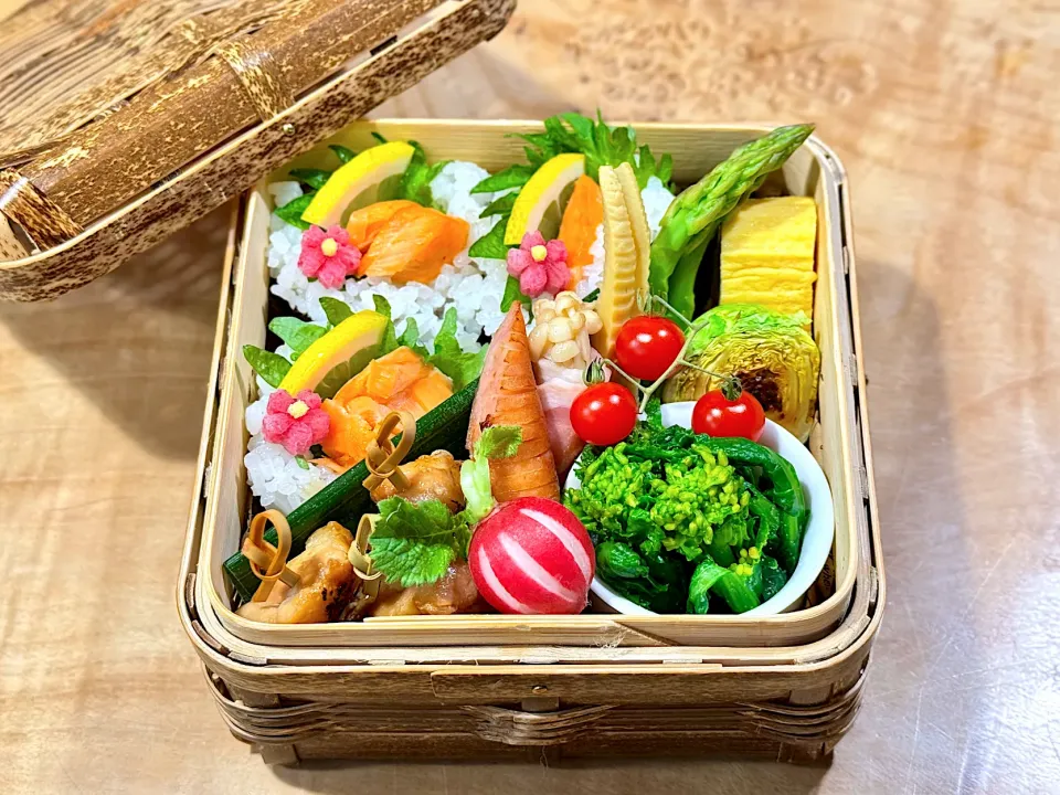 鮭おにぎり弁当|1480_kojiさん