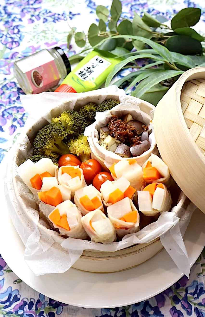 大根とにんじんの豚肉巻きのせいろ蒸し|めいめいさん