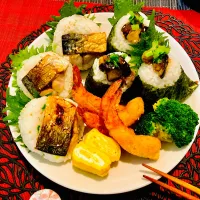 ✩.*˚鯖おにぎり＆味噌ナスおにぎり|ゆきえもんさん