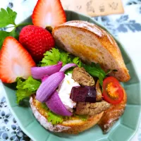 🔷鶏レバーのオイスター煮いり🍞バケットサンド🥪🔷|@きなこさん