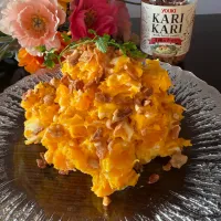 カリカリ4種のナッツをフリフリかぼちゃとクリームチーズのサラダ✨