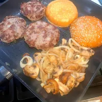 Homemade Lunch Burger with grilled onions and mushrooms| 🌺IAnneさん