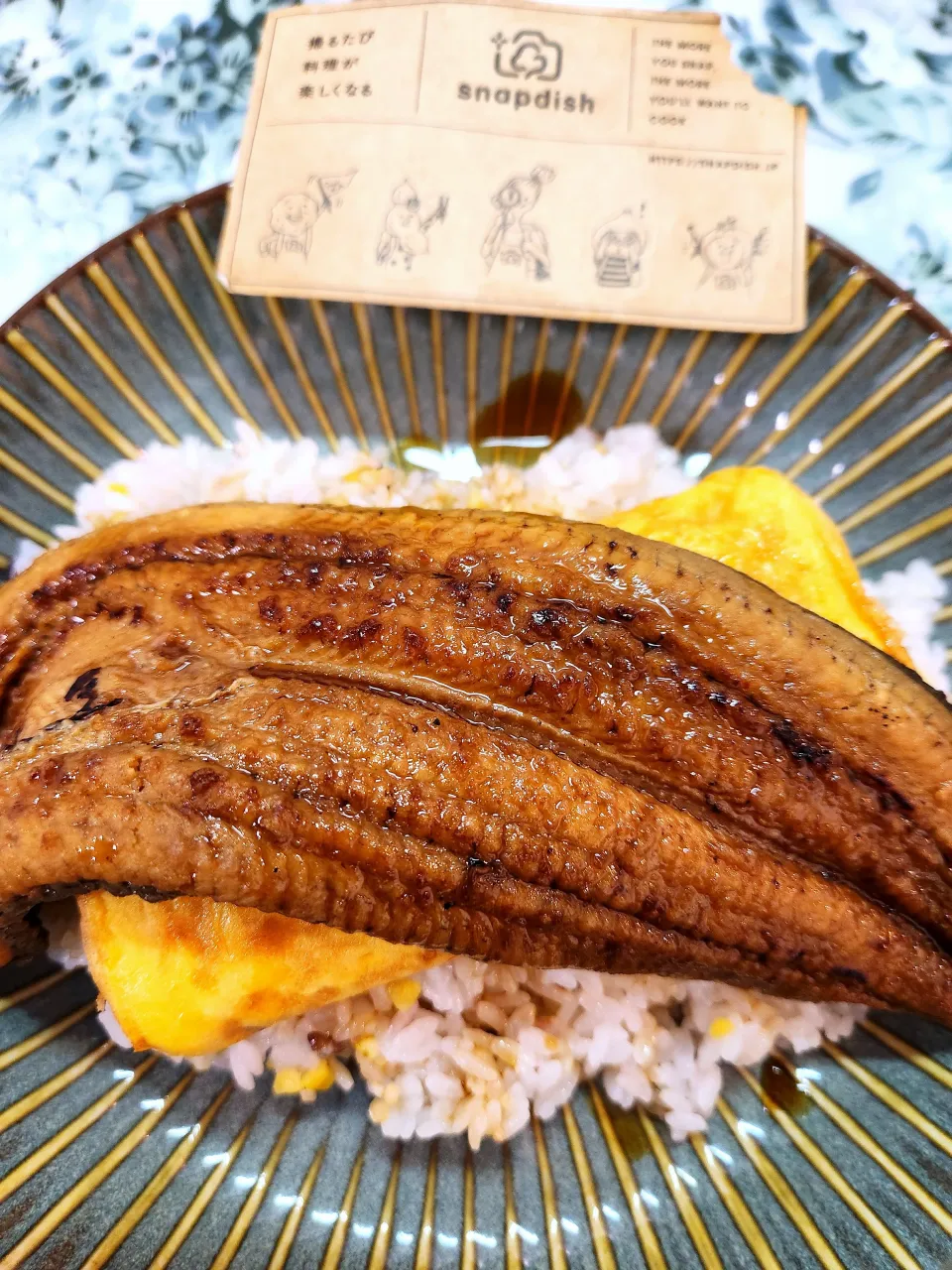 🔷九州産鰻のせ🐣鰻玉丼🔷|@きなこさん