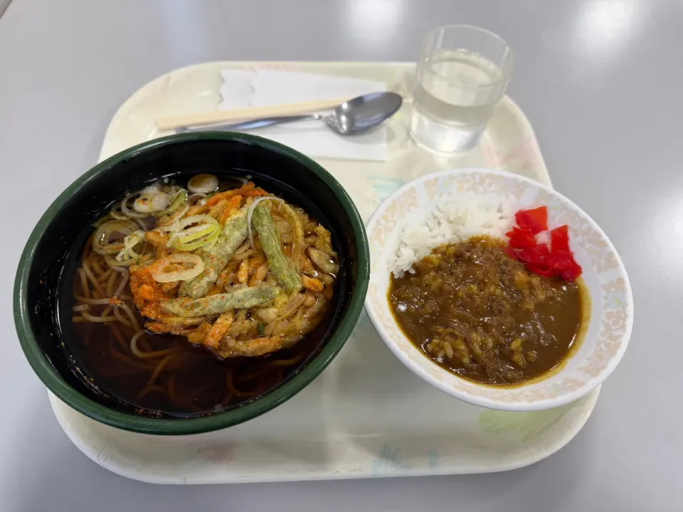 天ぷらそばにミニカレー|マハロ菊池さん