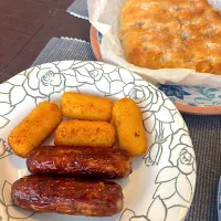 ポテトコロッケとソーセージを揚げてみた| きなこさん