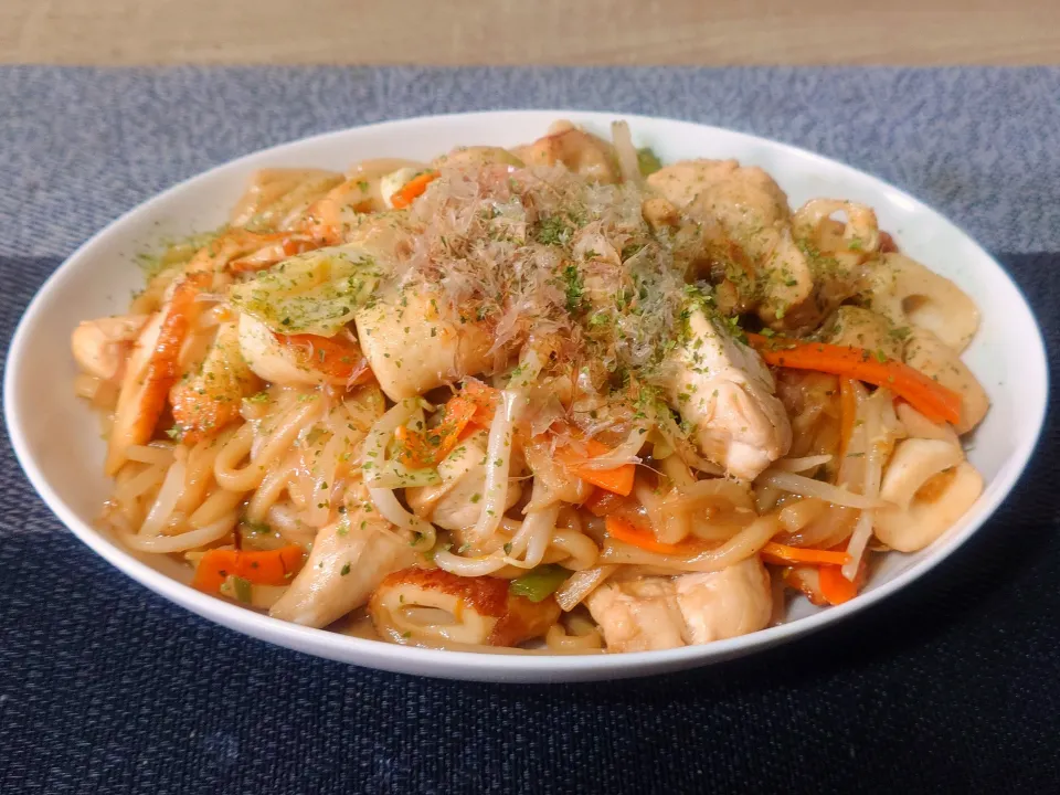 ささみとちくわの野菜たっぷり焼きうどん|原田智基さん