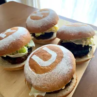 一升パンでお祝いバーガー🍔|chieko ♪さん