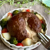 丸ごとモッツァレラのオーブンハンバーグ|ゆーこどんさん