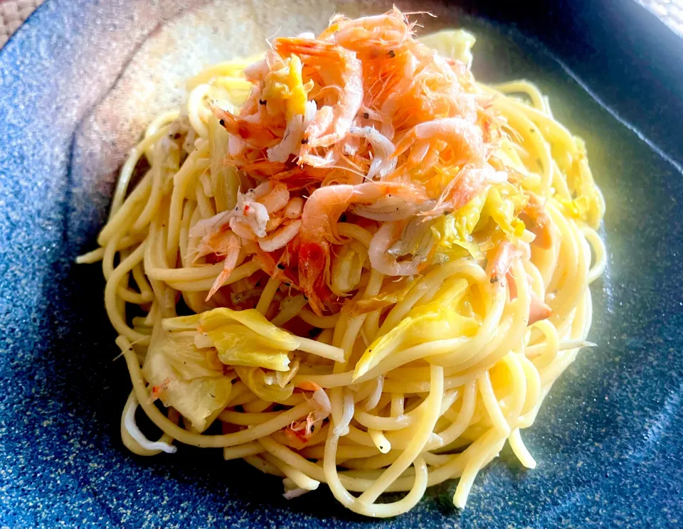 リモートワークのおひとり様ランチ🍴生桜海老としらすのアーリオ・オーリオ・エ・ペペロンチーノ|KANAさん