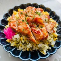 「高菜チャーハン照り焼きチキン乗せ」|バシュランさん