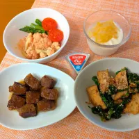 ☆サイコロステーキ　☆ブロッコリーとあげのおかか焼き　☆カリフラワーオーロラ和え　☆ヨーグルト　☆チーズ|chikakoさん