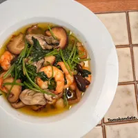 好きなもん全部入れアヒージョ🦐🦪🍄‍🟫🌿|🇯🇵ともこちゃん。さん