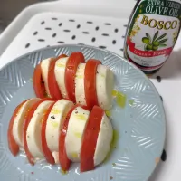 モッツァレラトマトのボスコのオリーブオイルかけ|jun(・x・)さん