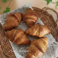 クロワッサン修行中😅🥐| あみさん