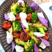 🔷☀️天日干しブロッコリーと🧀カマンベールde焼き野菜のサラダ🥗🔷|@きなこさん