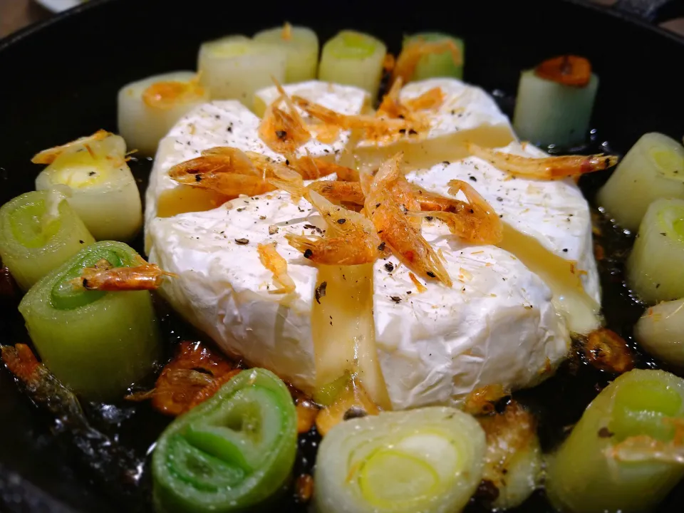 ねぎとカマンベールのアヒージョ|古尾谷りかこさん