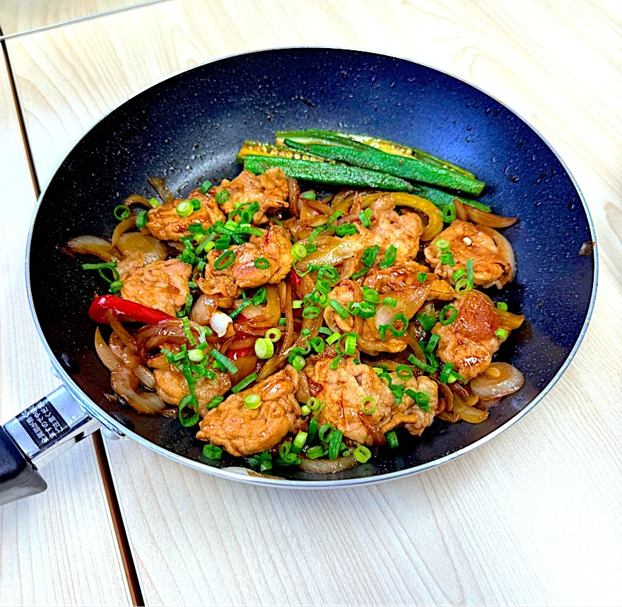 会社の給湯室で豚丼w|tap.rinさん