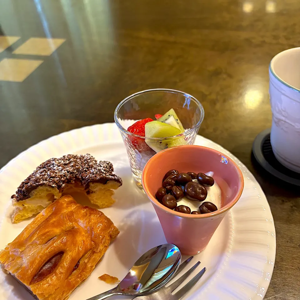 娘の朝ごはんヨーグルト|かっちゃん杉さん