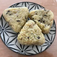 カレーひじき🍙おにぎり|Pecoさん