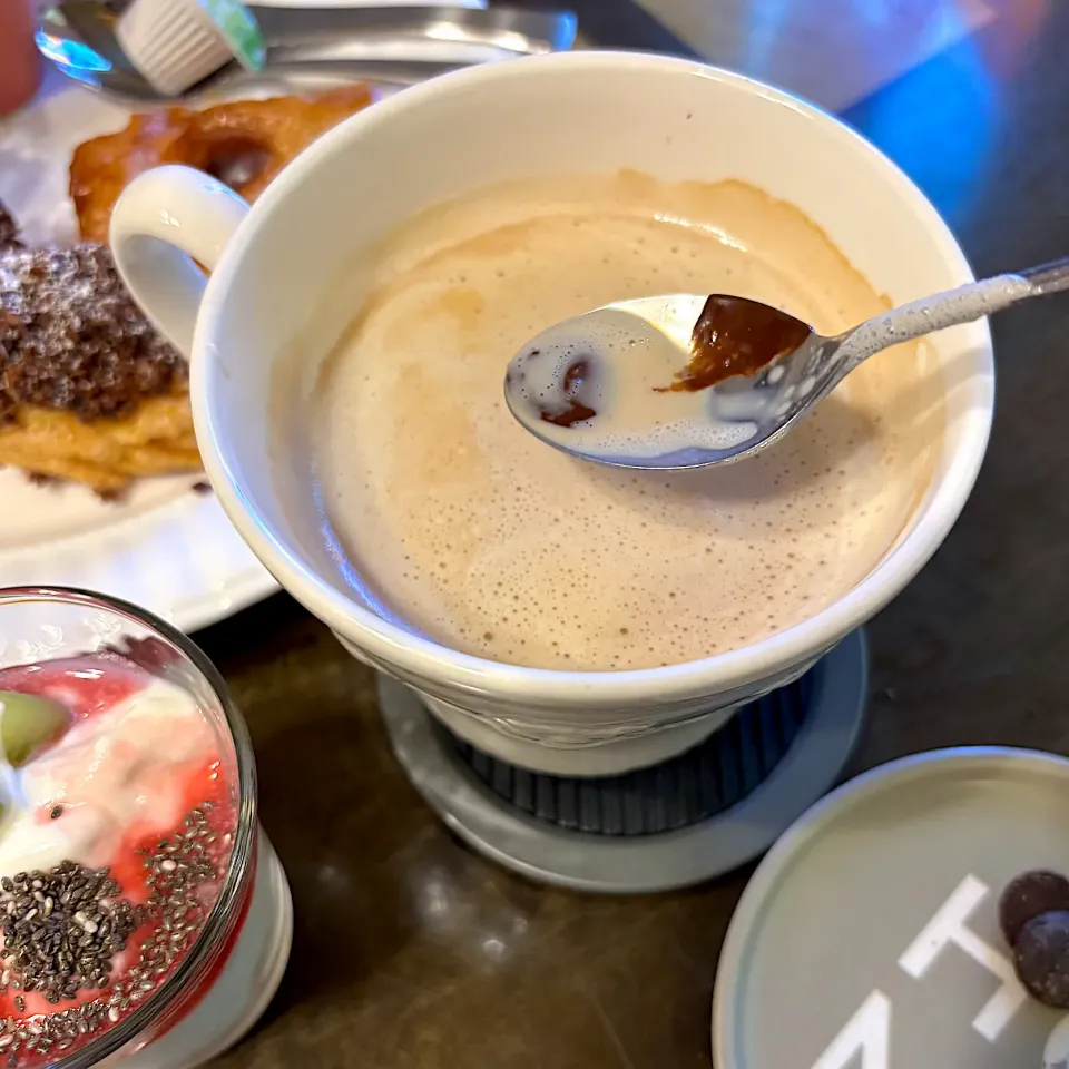 カフェラテにチョコレート|かっちゃん杉さん