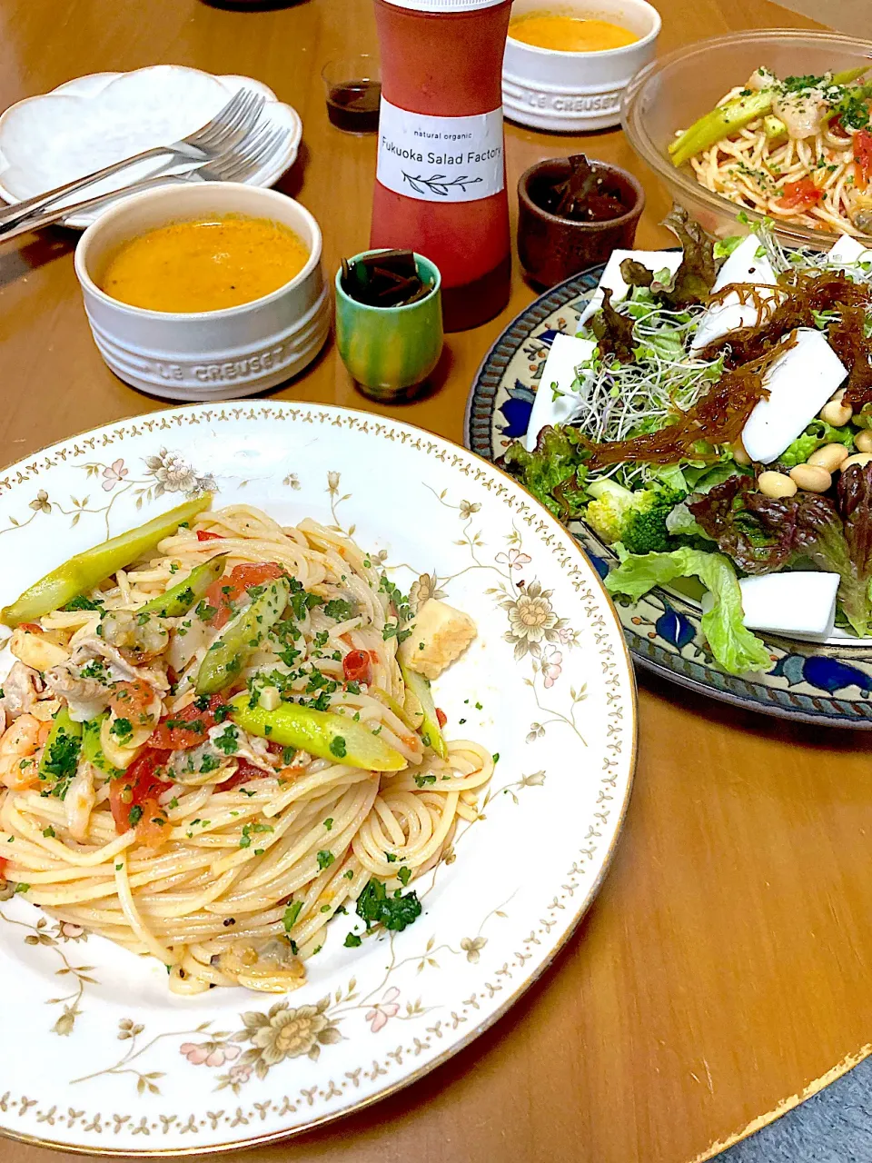 シーフードと塩漬け豚の生トマトパスタ⭐️|さくたえさん