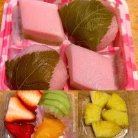 桜餅＆フルーツ🍓🍍| るみおんさん
