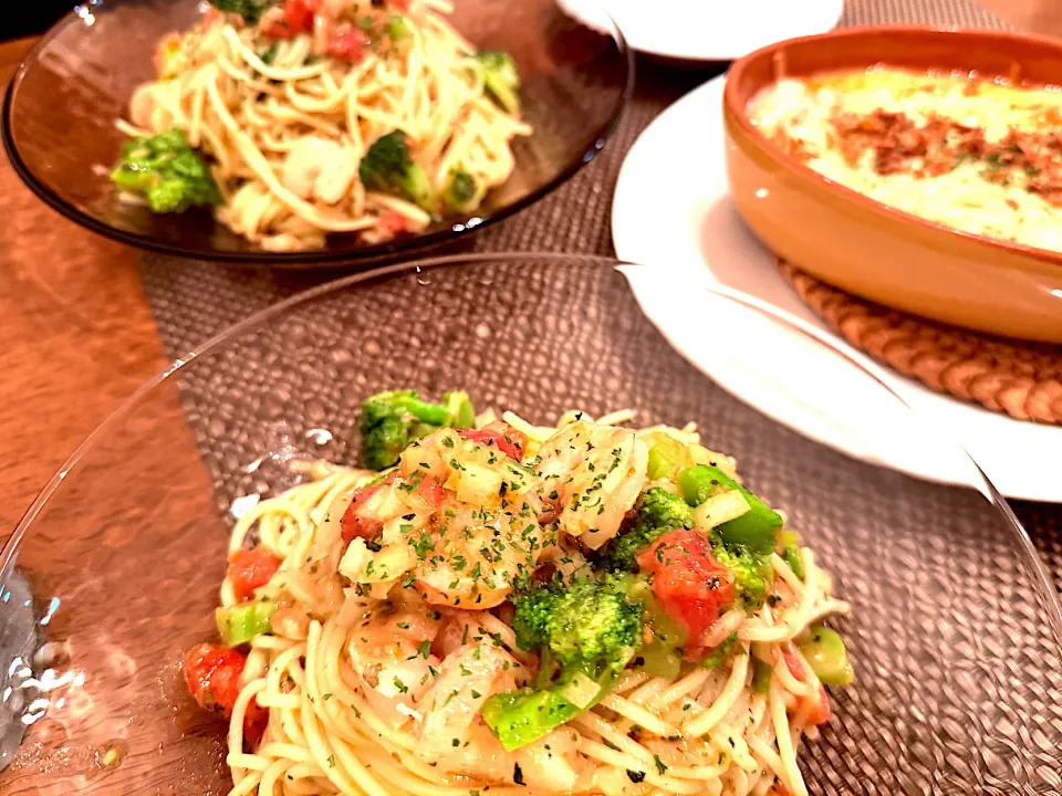 海老とトマトの冷製パスタ＆シュクメルリ（風）チーズ焼き😋|＊yurika＊さん