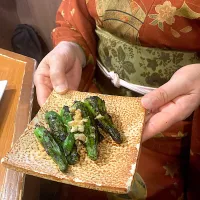 今日の晩ご飯@「どて焼き 島正」さん⑧  おくらの胡麻汚し| なびさん