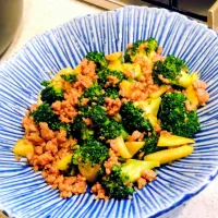 ひき肉とブロッコリーの甘みそ炒め♡|GGGさん