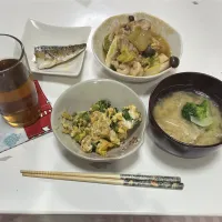 晩御飯☆塩鯖☆ブロッコリーの卵炒め☆中華炒め☆味噌汁（あさり・玉葱・ブロッコリー）| Saharaさん