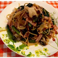 つぶ貝と小松菜🥬ベーコン🥓和風パスタ🍝|ワイントンさん