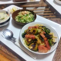 芽キャベツ🥬とブロックベーコンのペペロンチーノディナーです✨|rikako♪。.:＊さん