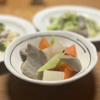 3/1の夕食　黒はんぺんと野菜の煮物|yoneさん