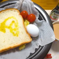 3/5の朝ごはん　蒸し料理　食パンと玉子、野菜|卯月さん