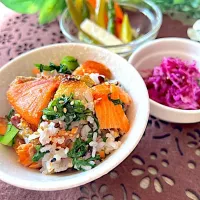 鮭と春菊の混ぜご飯|リンリンさん