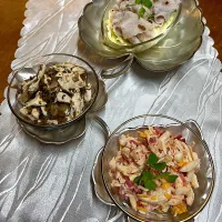 ササミ＊ゆで卵🥚紅くるり＆人参ピクルス🥕シラチャーマヨ和え&お漬物和え|henryさん