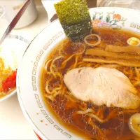 【2025年4月開業】 
【荻窪の本店は1949年創業】 
【完全キャッシュレス対応】 
荻窪中華そば 春木屋 恵比寿店 
中華そば (油少なめ、950円) 
＋ミニ春木屋昭和カレー
 (ご飯少なめ、380円) 
@恵比寿1分 
(JR渋谷駅から徒歩19分)
26060
〈醤31塩12噌5タ2出4F2冷0チ1混1つ|大脇さん