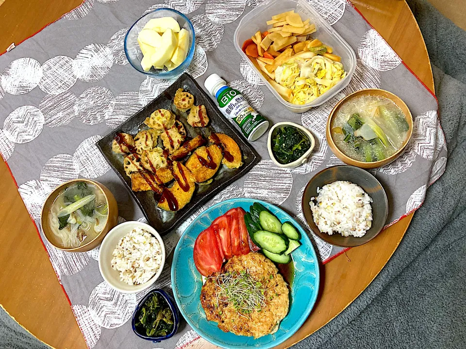 ジャンボ鶏つくねand母がくれた南瓜と蓮根の天麩羅にソース！！|さくたえさん