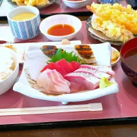 魚屋のお刺身ランチ|しのてらさん