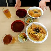 今日の昼ご飯@「民宿 ゆきや」さんin佐久島　今日は休暇を取ってはやとと三河湾に浮かぶ佐久島に行ってアート巡りのハイキングをしました。天気は良かったけど風が強かったー💦昼ご飯は大浦海水浴場にある「民宿 ゆきや」さんで佐久島名物「大あさり丼」をいただきました。|なびさん