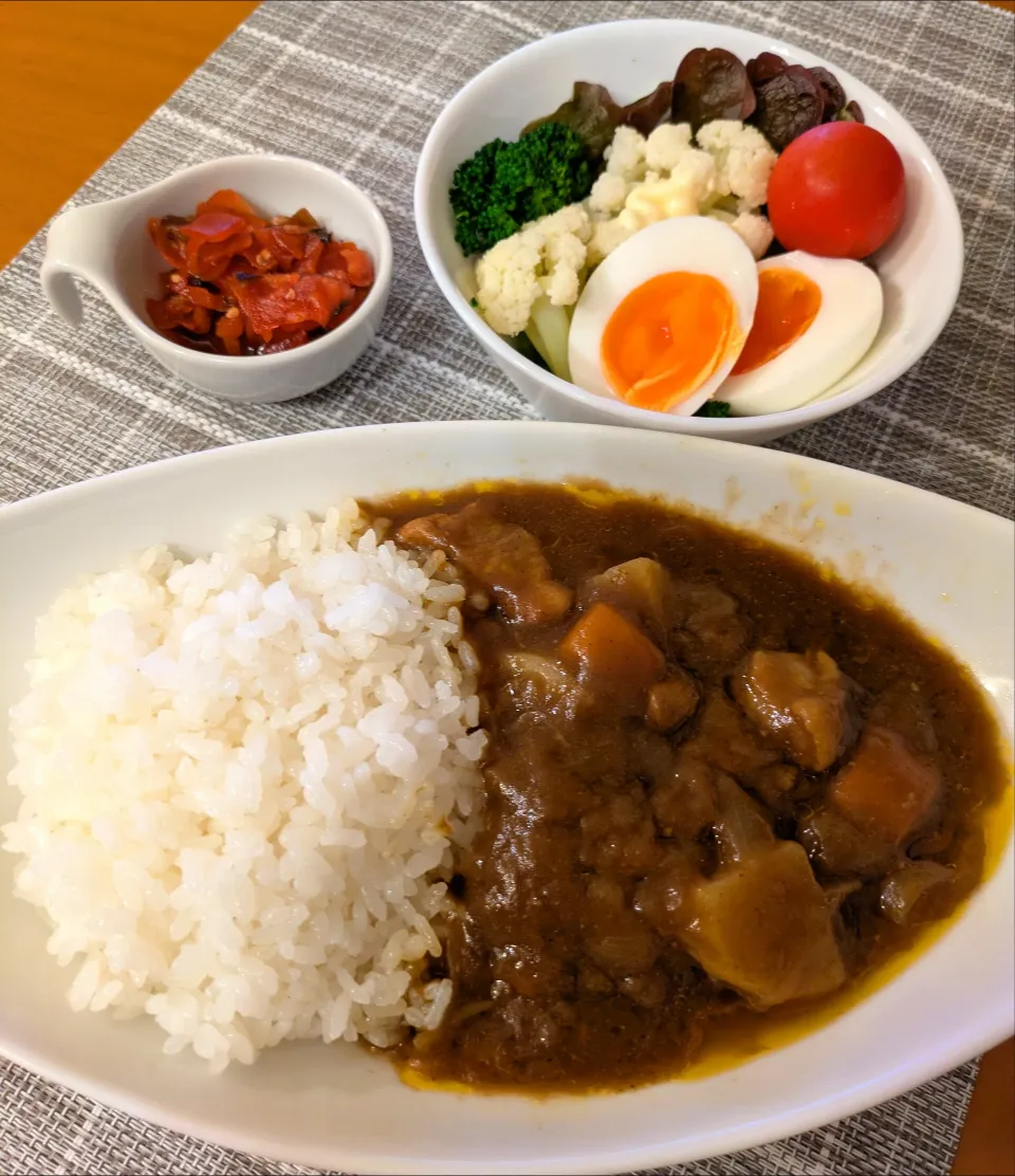 ☆チキンカレー　☆サラダ　☆福神漬|chikakoさん