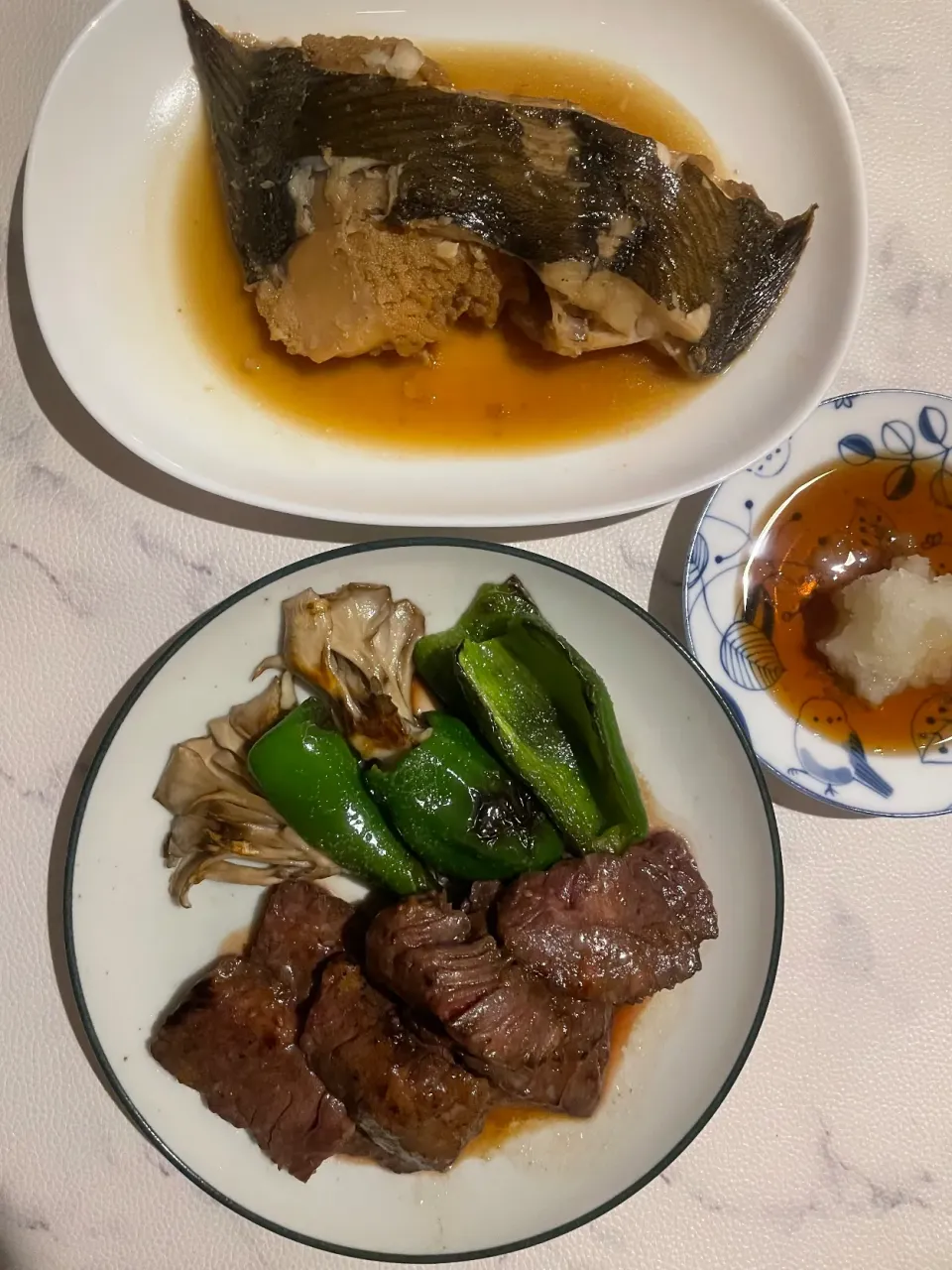 焼き肉とカレイの煮つけ|めんちゃんさん