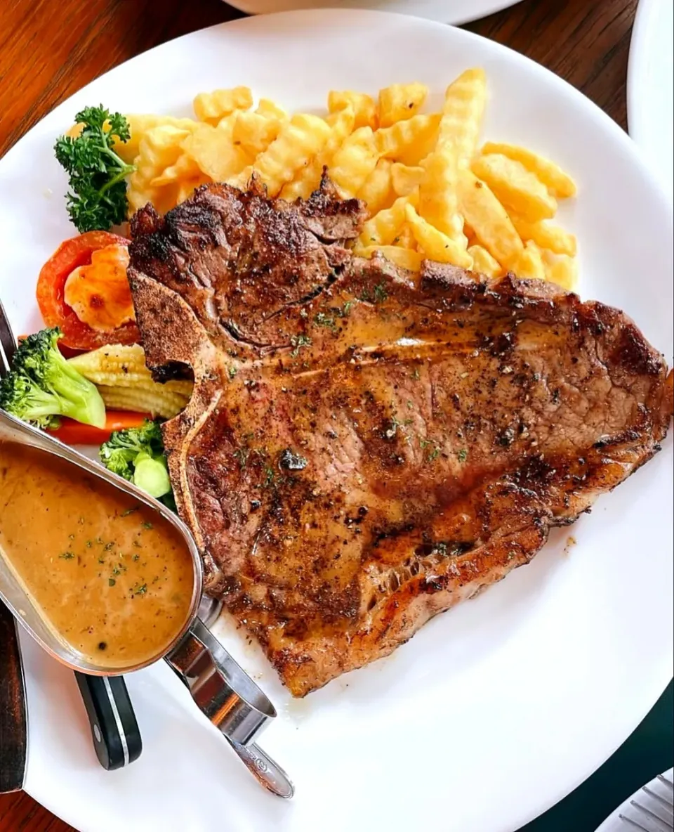 Tender & Tasty Steak w/ Fries 🥩🍟🤤|An'leeさん