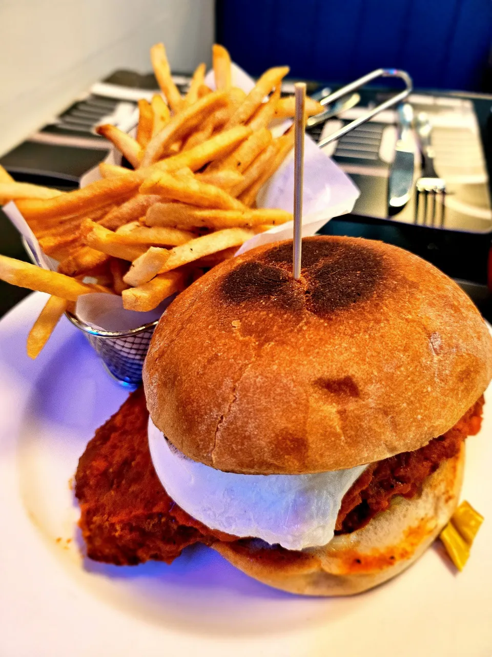 CHICKEN PARM SANDWICH W/ FRIES|J. PARKさん