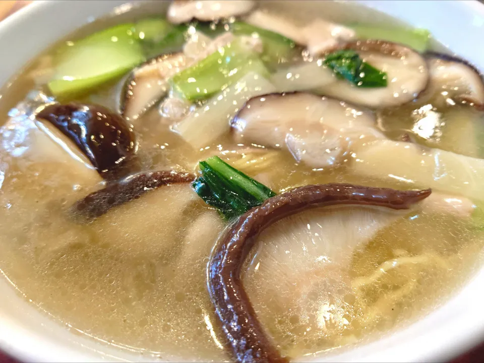 【塩味スープは裏メニュー】
【1997年創業】 
【価格改訂】
中国料理 華吉 
椎茸うま煮そば (香菇麺、塩味) 
＠中野坂上1分
 (JR新宿駅から徒歩24分) 
26061
〈醤31塩13噌󠄀5タ2出4F2冷0チ1混1つ0担1沖1〉|大脇さん