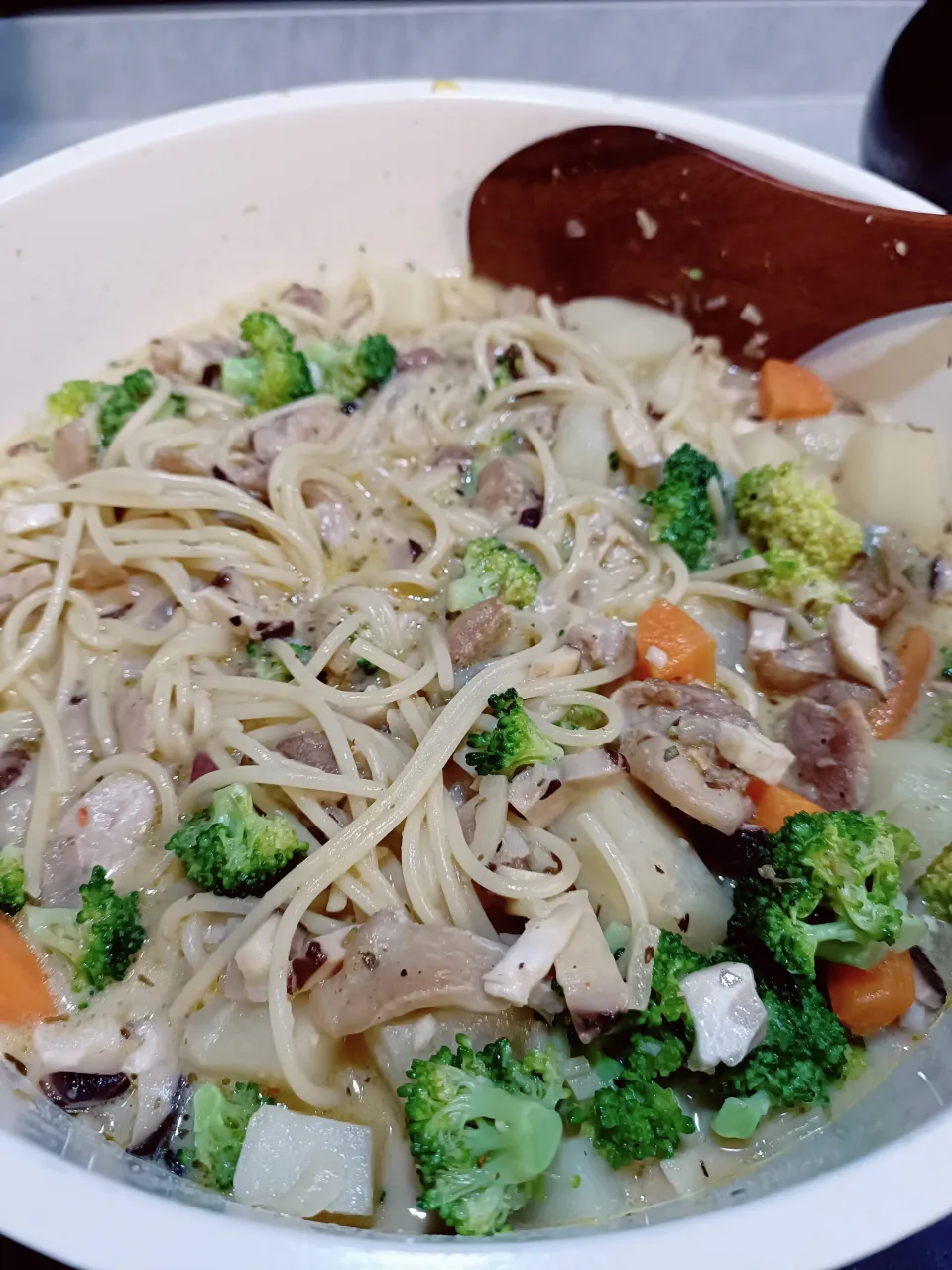 Creamy Chicken Mushroom with Angel Hair (didn't turn out so creamy after all) |pleaseBEseetedさん