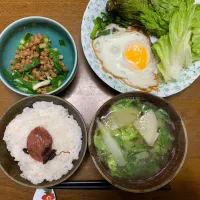 昼食　納豆目玉焼き定食|ATさん