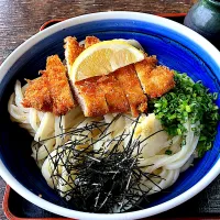 カツ載せおろしうどん|サンドウィッチ男爵さん